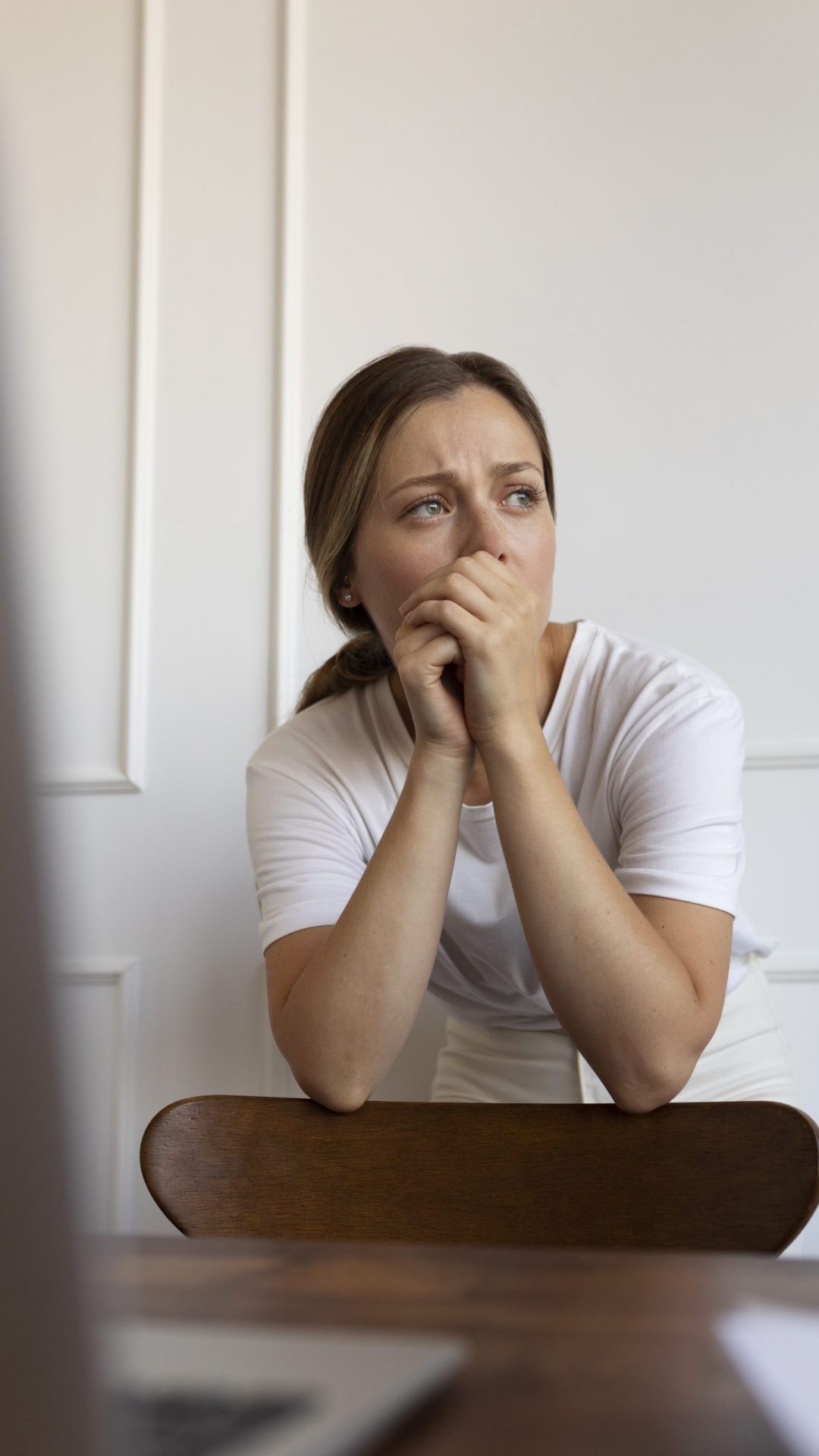 front-view-anxious-woman-indoors